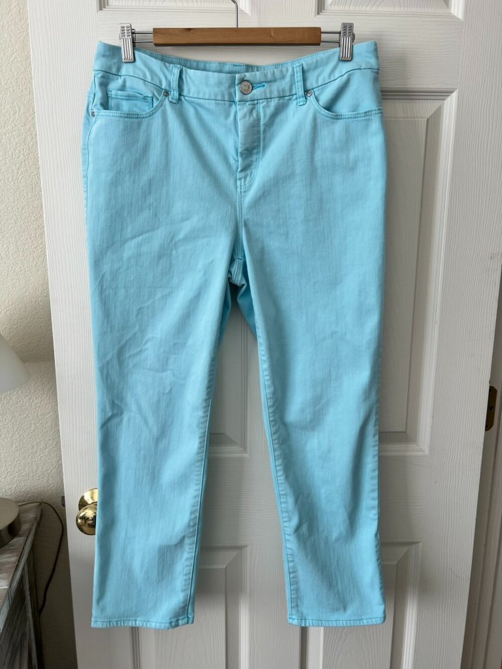 Chico’s So Slimming Girlfriend Crop Jeans Size 10 Blue Stretch Denim